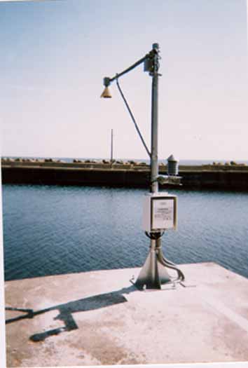 津波観測計(音波式)