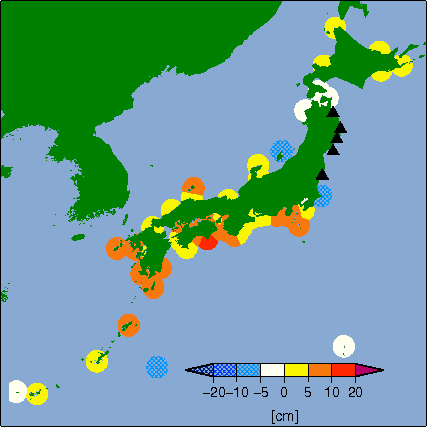 月平均潮位偏差分布