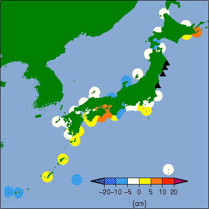 月平均潮位偏差分布