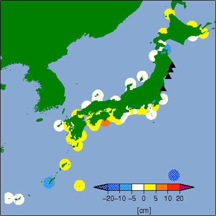 月平均潮位偏差分布