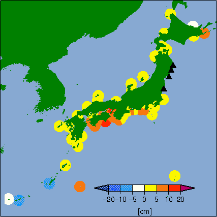 月平均潮位偏差分布