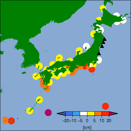 月平均潮位偏差分布