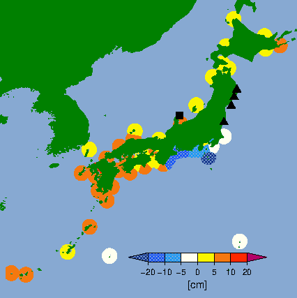 月平均潮位偏差分布