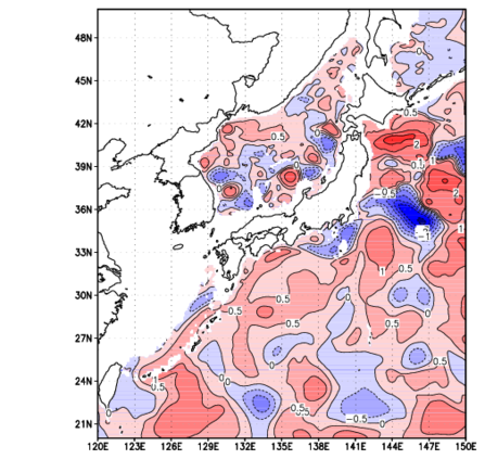 海面~740m月平均表層水温偏差分布