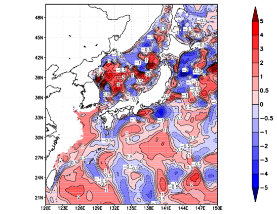 海面~100m月平均表層水温偏差分布