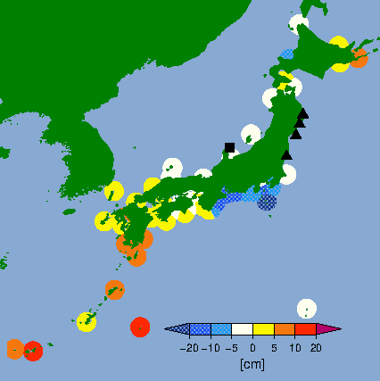 月平均潮位偏差分布