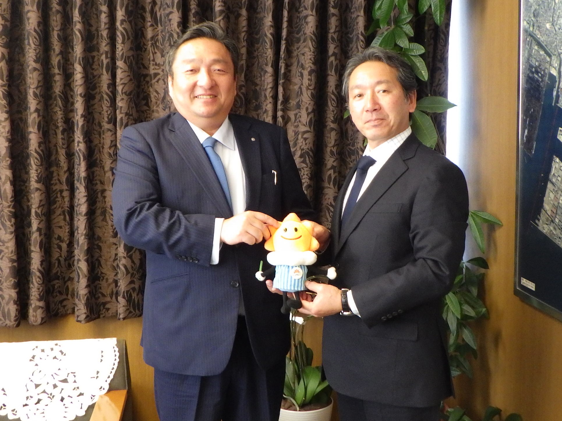 佐伯町長と気象台長