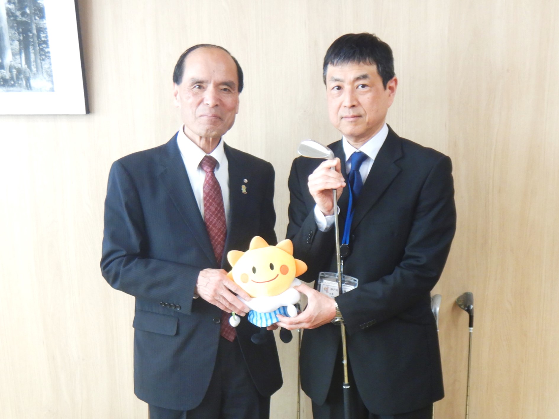 津田町長と気象台長