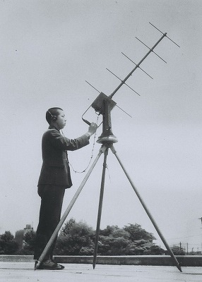 D44型最大感度式方向探知機の写真
