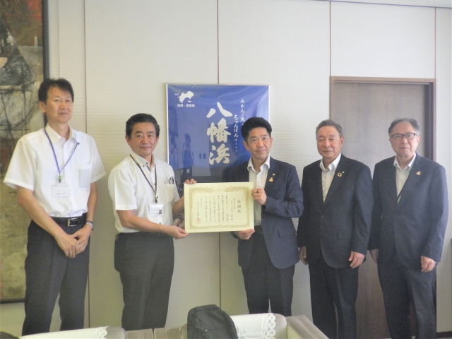 被表彰者と記念撮影