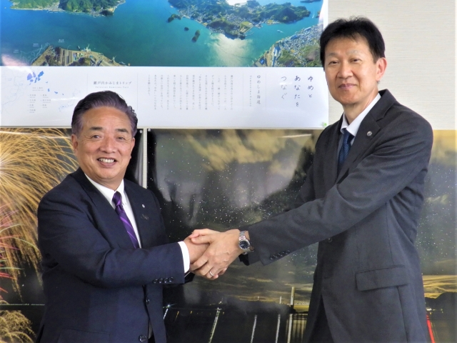 上島町長との懇談写真
