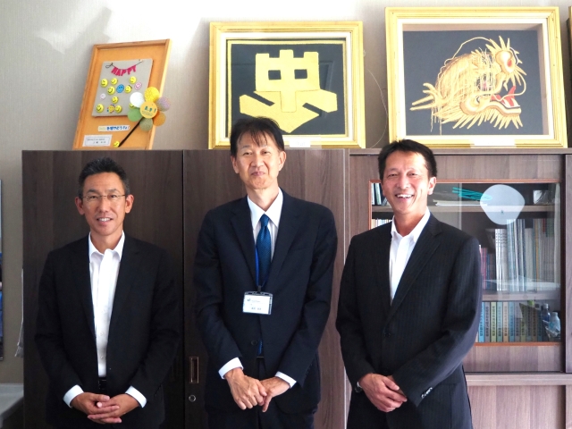 三島南中校長及び教頭との懇談写真
