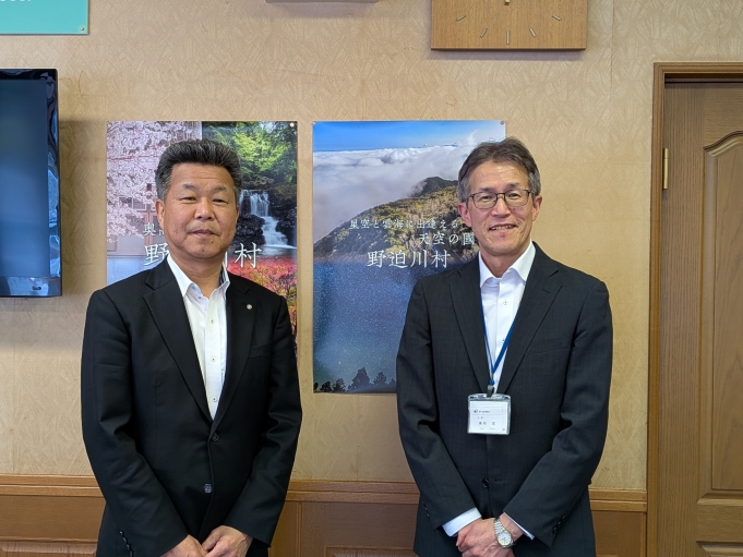吉井村長と気象台長
