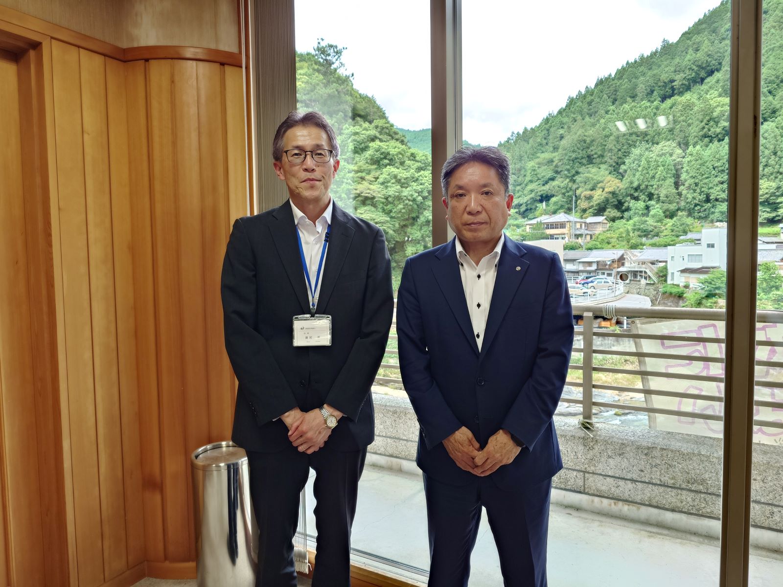 鍵谷村長と気象台長