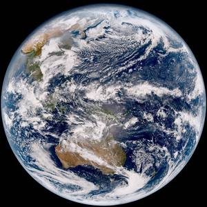 静止気象衛星「ひまわり9号」の初画像（2017年1月24日）