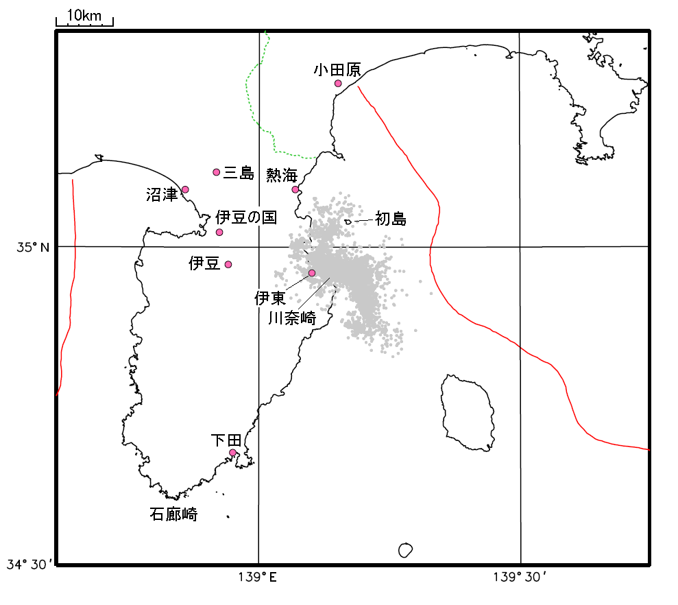 伊豆東部の群発地震の活動域