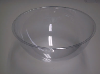 写真1 使用する透明プラスチック半球