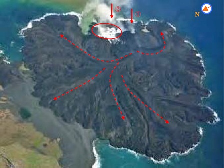 図２　西之島　12日の噴火の状況（海上保安庁提供）