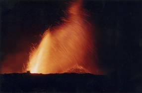 A火口噴火