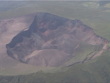 写真：2000年7月9日に発見された山頂部の陥没