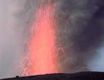 画像をクリックすると1979年の火山活動が確認できます