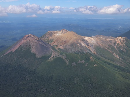 雌阿寒岳