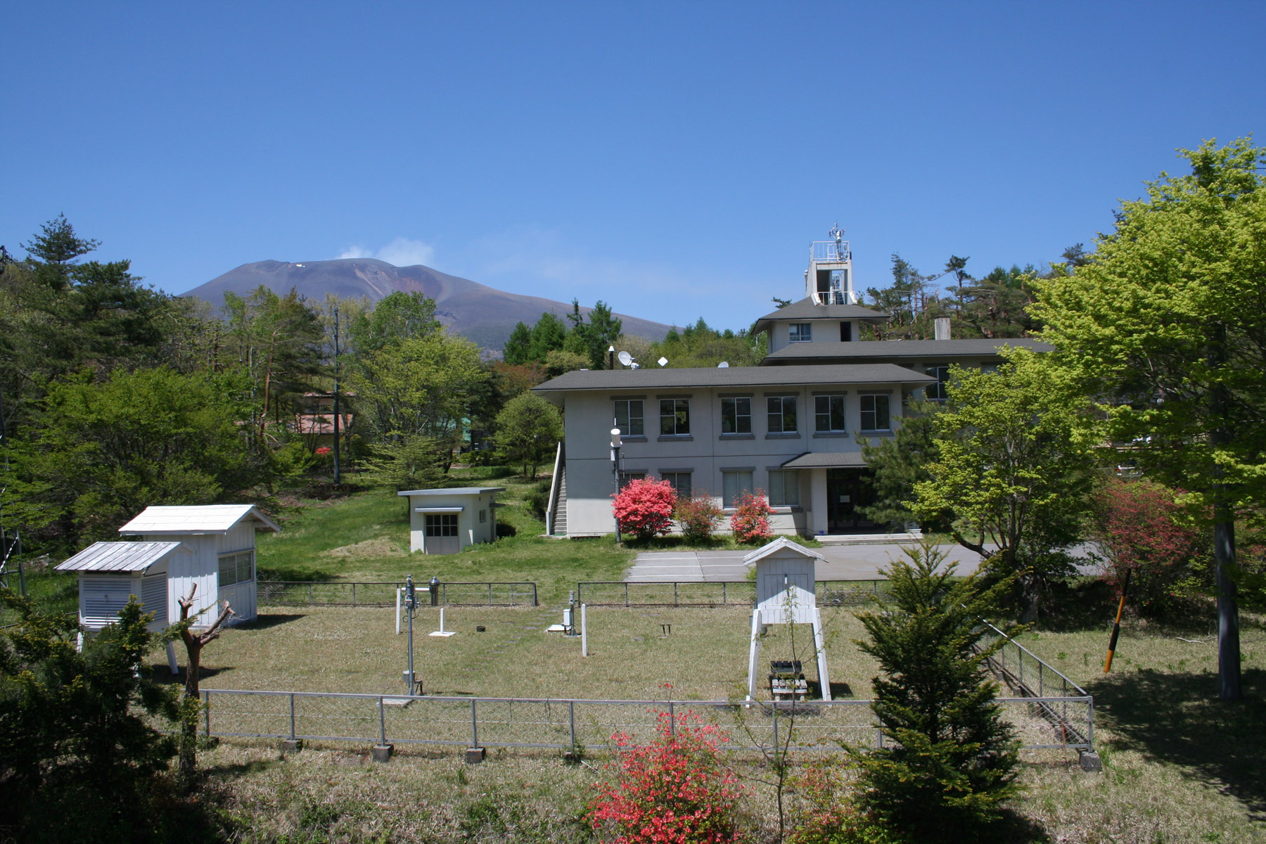 軽井沢測候所（新庁舎）の建物