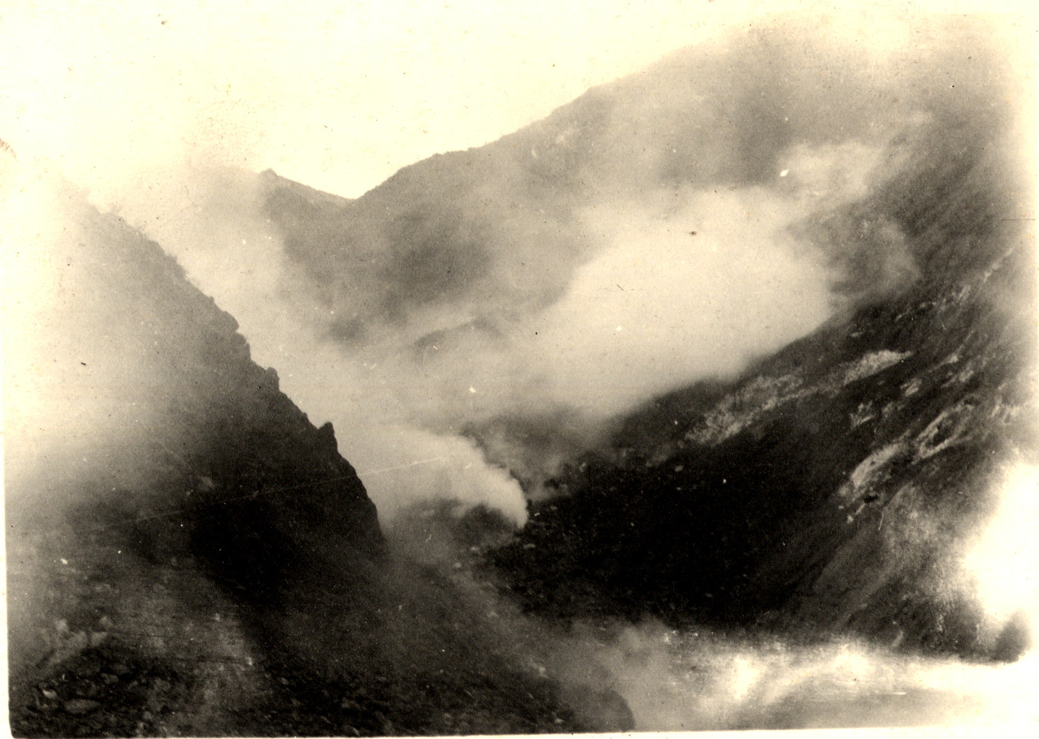箱根町大涌谷付近 higai