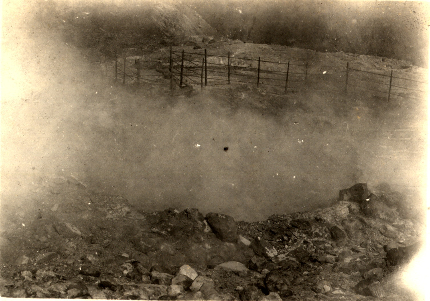 箱根町大涌谷付近 higai